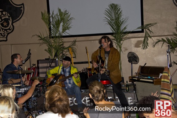 Roger-Clyne-at-Wrecked-at-the-Reef-10-620x413 Roger Clyne & PH rock it in Rocky Point 