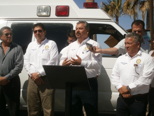 rotario-ambulancia-dialysis-3-630x473 Club Rotario Mar de Cortés Puerto Peñasco dona ambulancia a la clínica de hemodiálisis