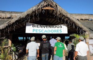 De-Pescador-a-Pescador_Abril_2015_EW-4-300x194 Coastal fishermen take part in “De Pescador a Pescador” exchange