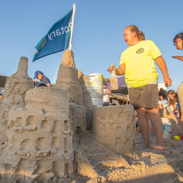 castillos-de-arena-20-620x620 Casa Hogar - 1st Sand Castle Contest