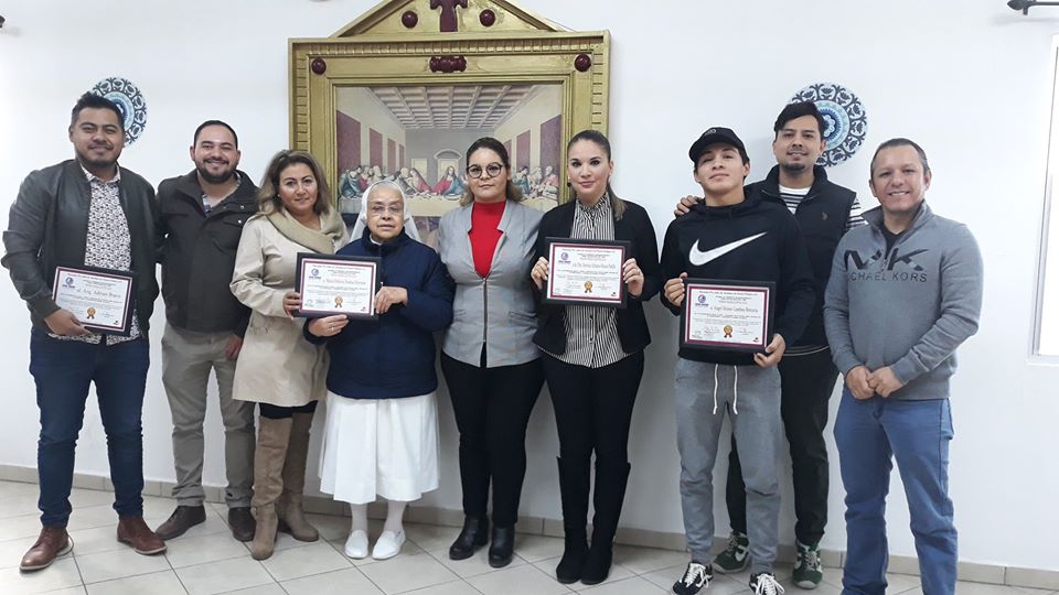Asilo-voluntarios-del-año José Dávalos Valdivia “Casa Hogar” Volunteers of the Year