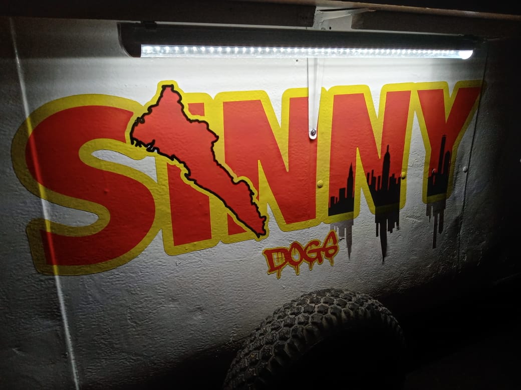 sinny-dog-1 SINNY’s SINfully tasty dogs