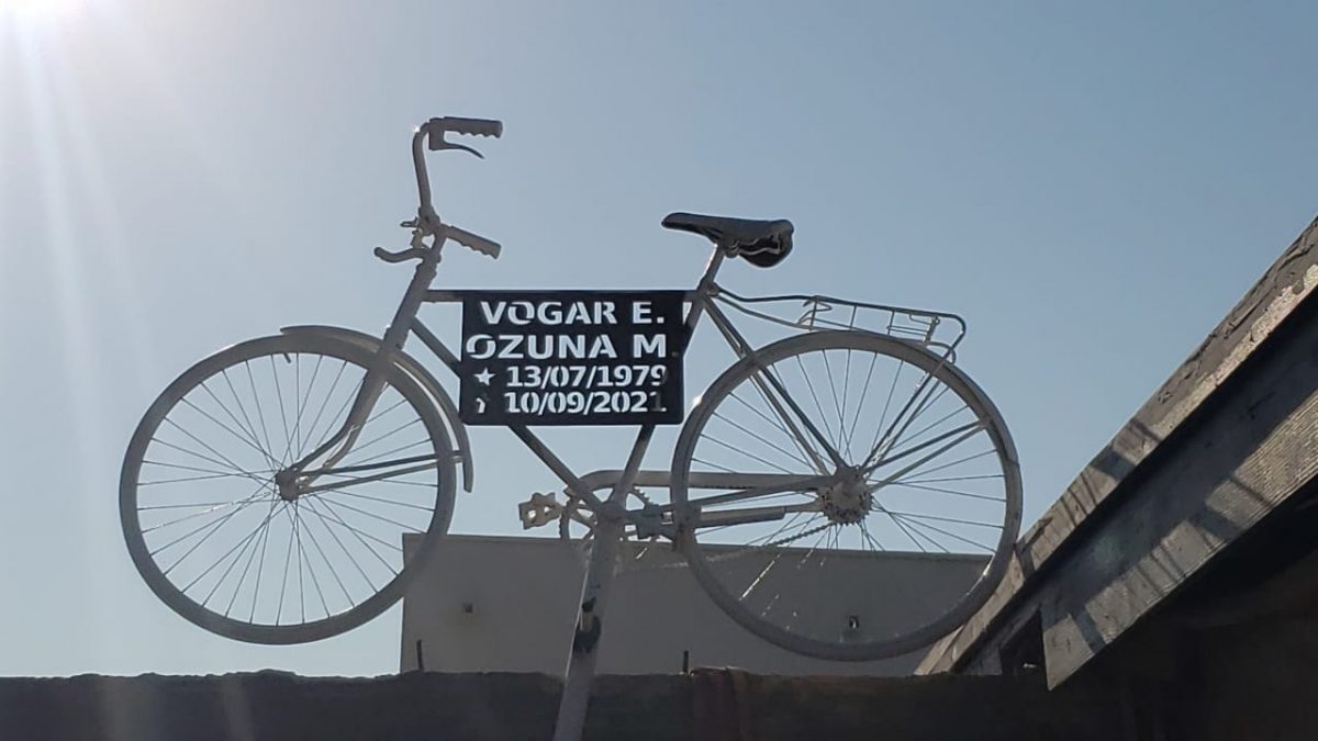 vogar-memorial-1200x675 Bicycle memorial along highway in honor of fallen cyclist