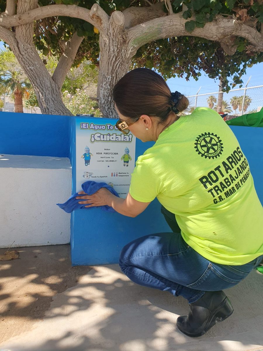 6d994733-d89e-462b-8331-6abddb2c8a8a-900x1200 Rotary: “El Agua te cuida ¡Cuídala!” provides free drinking water to Peñasco schools
